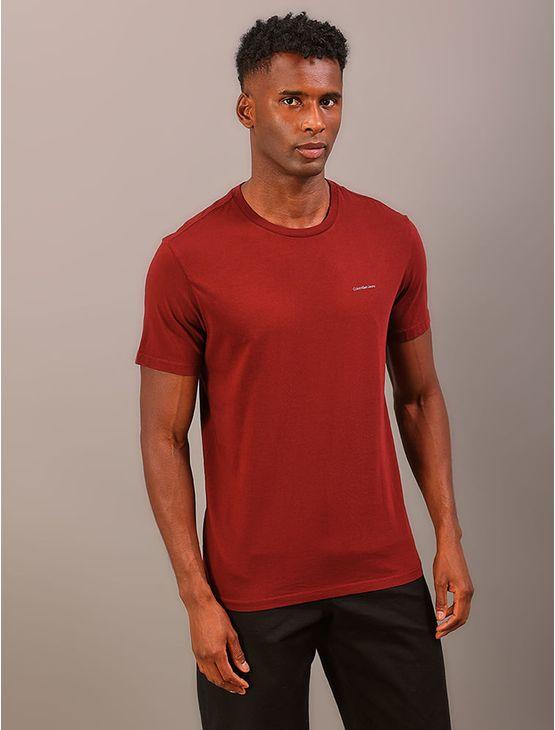 Camiseta Manga Curta Calvin Klein Jeans Masculino Logo Basico Peito - Bordo Camiseta Manga Curta Calvin Klein Jeans Masculino Logo Basico Peito Bordo p