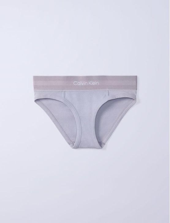 Calcinha Tanga Algodão Jung Kook For Calvin Klein - Cinza Médio Calcinha Tanga Algodão Jung Kook For Calvin Klein Cinza Médio p