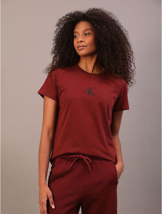 Camiseta Manga Curta Calvin Klein Jeans Feminino Rubber Patch - Bordo Camiseta Manga Curta Calvin Klein Jeans Feminino Rubber Patch Bordo g
