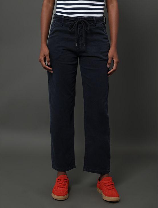 Calça Feminina Color Cropped Straight Calvin Klein Jeans - Marinho Calça Feminina Color Cropped Straight Calvin Klein Jeans Marinho 40