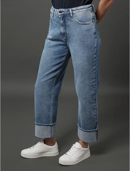 Calça Jeans Feminina Straight Barras Dobradas Calvin Klein Jeans - Azul Claro Calça Jeans Feminina Straight Barras Dobradas Calvin Klein Jeans Azul Claro 40