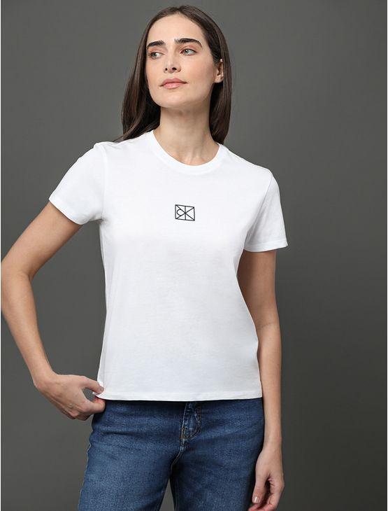 Camiseta Feminina Rubber Patch Calvin Klein - Branco Camiseta Feminina Rubber Patch Calvin Klein Branco p