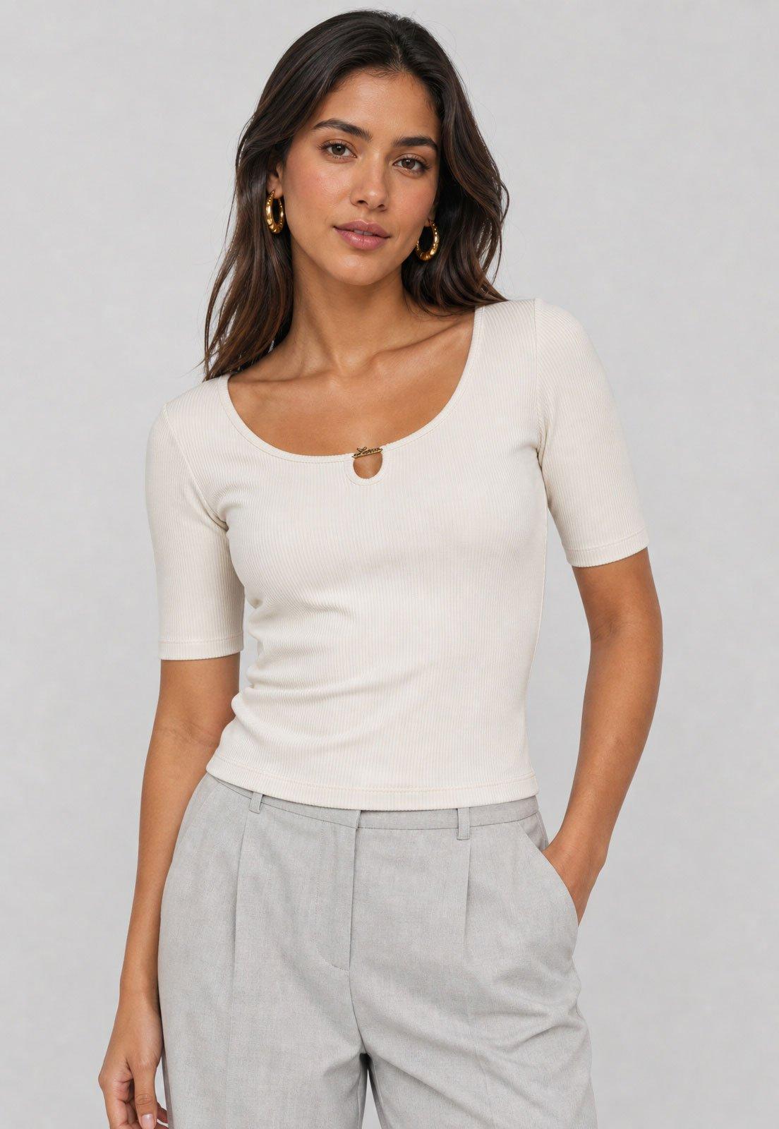 Blusa Feminina Lança Perfume Canelada Manga Curta Off-White