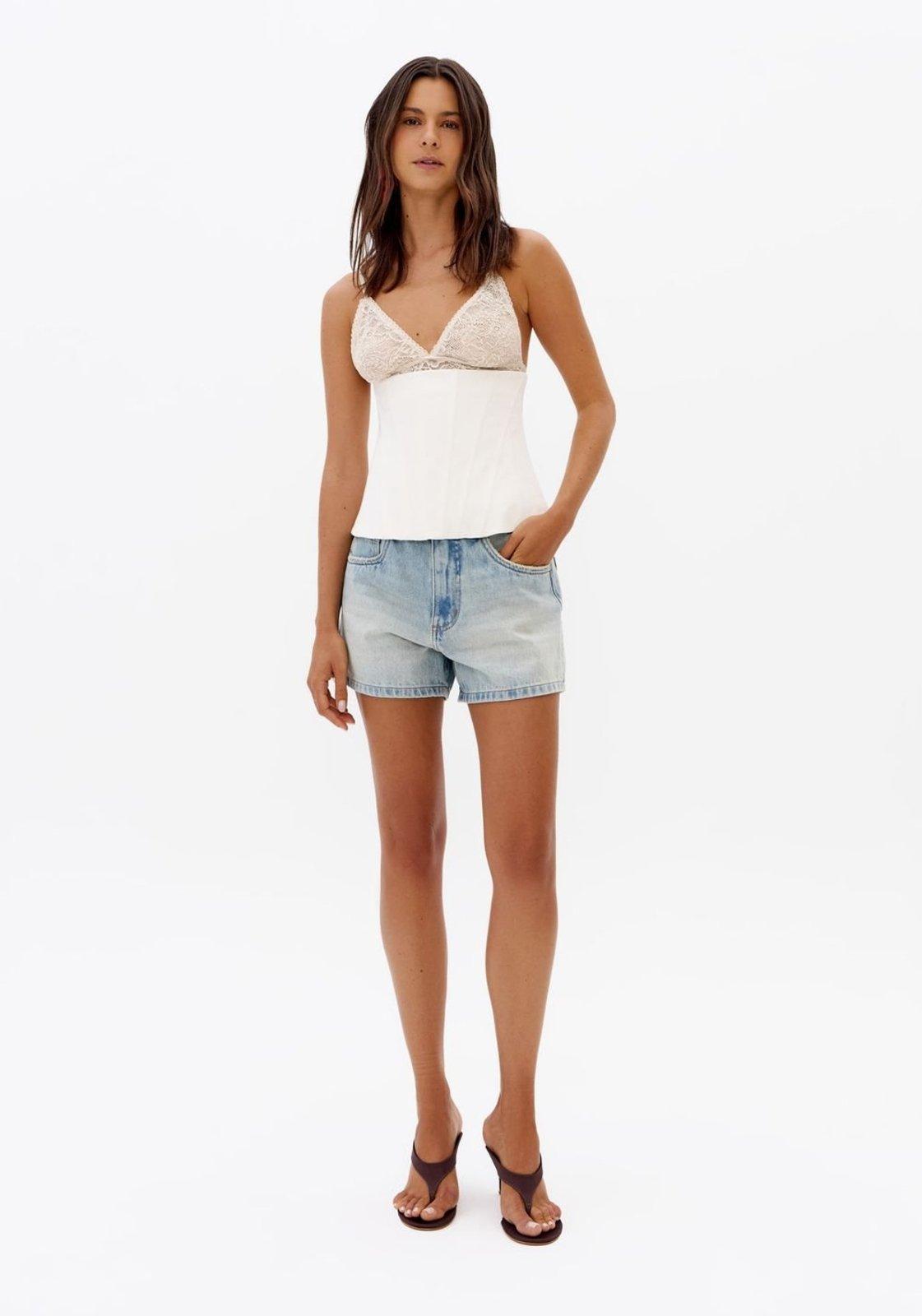 Short Jeans Relaxed Cintura Média Lança Perfume
