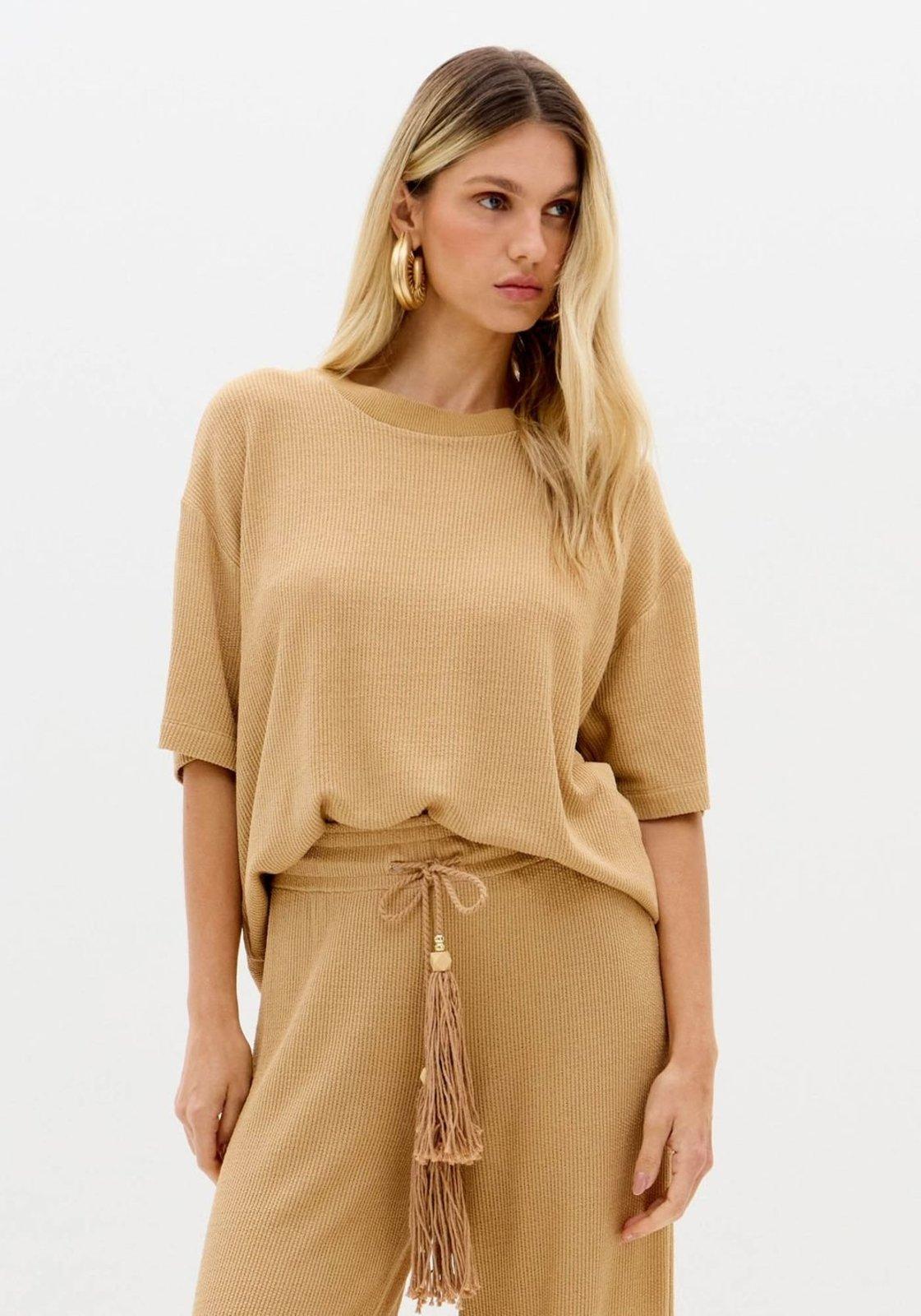 Blusa Oversized Mangas Curtas Lança Perfume