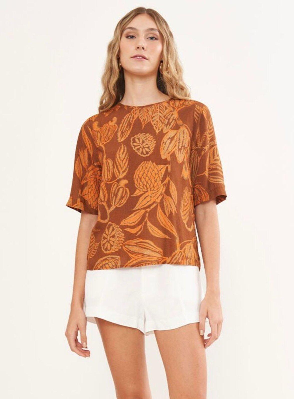 Blusa Estampada Manga Curta Colcci Marrom Jardim de Cacau