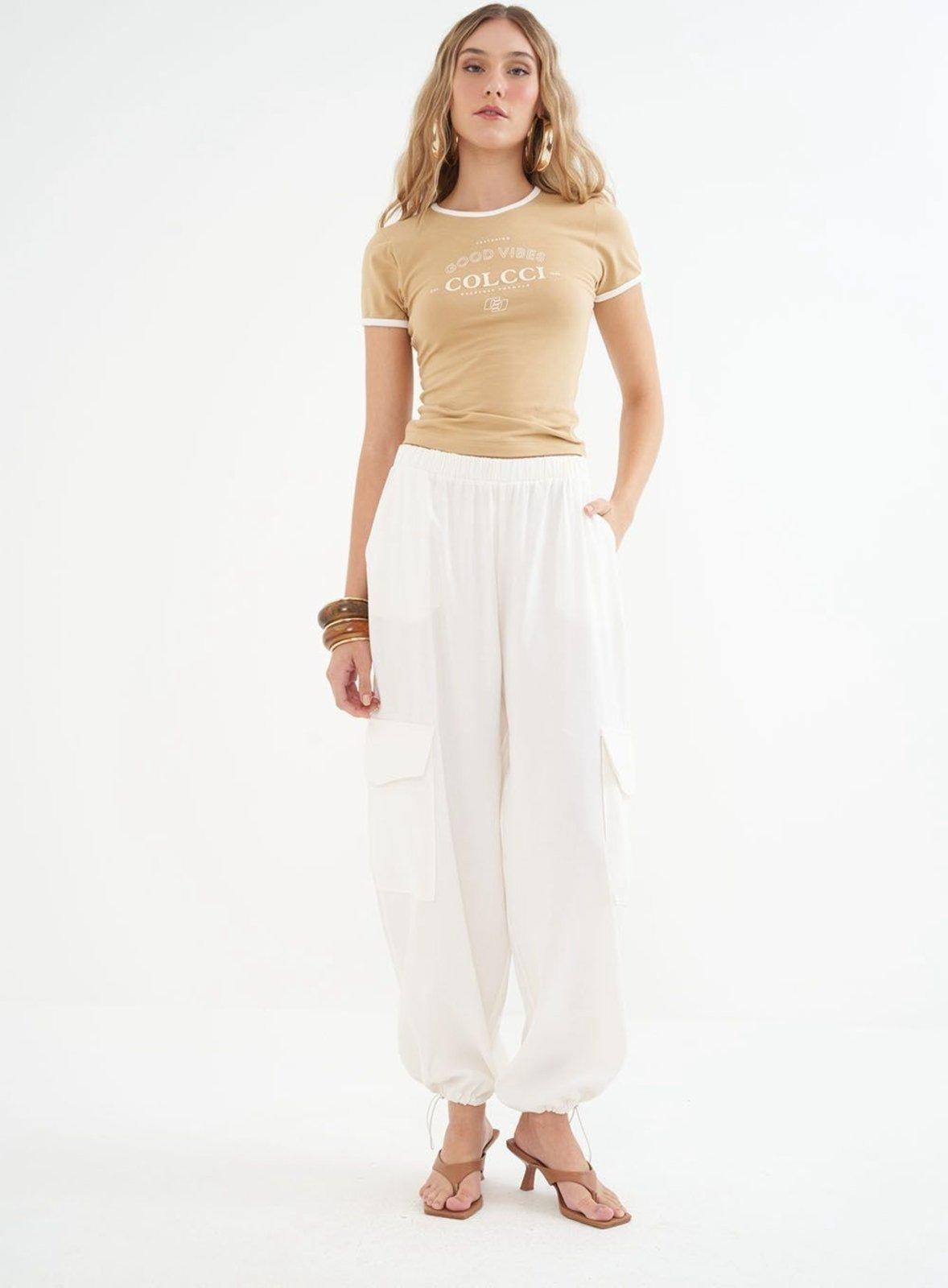 Camiseta Justa Feminina Com Estampa Colcci Bege Flavo