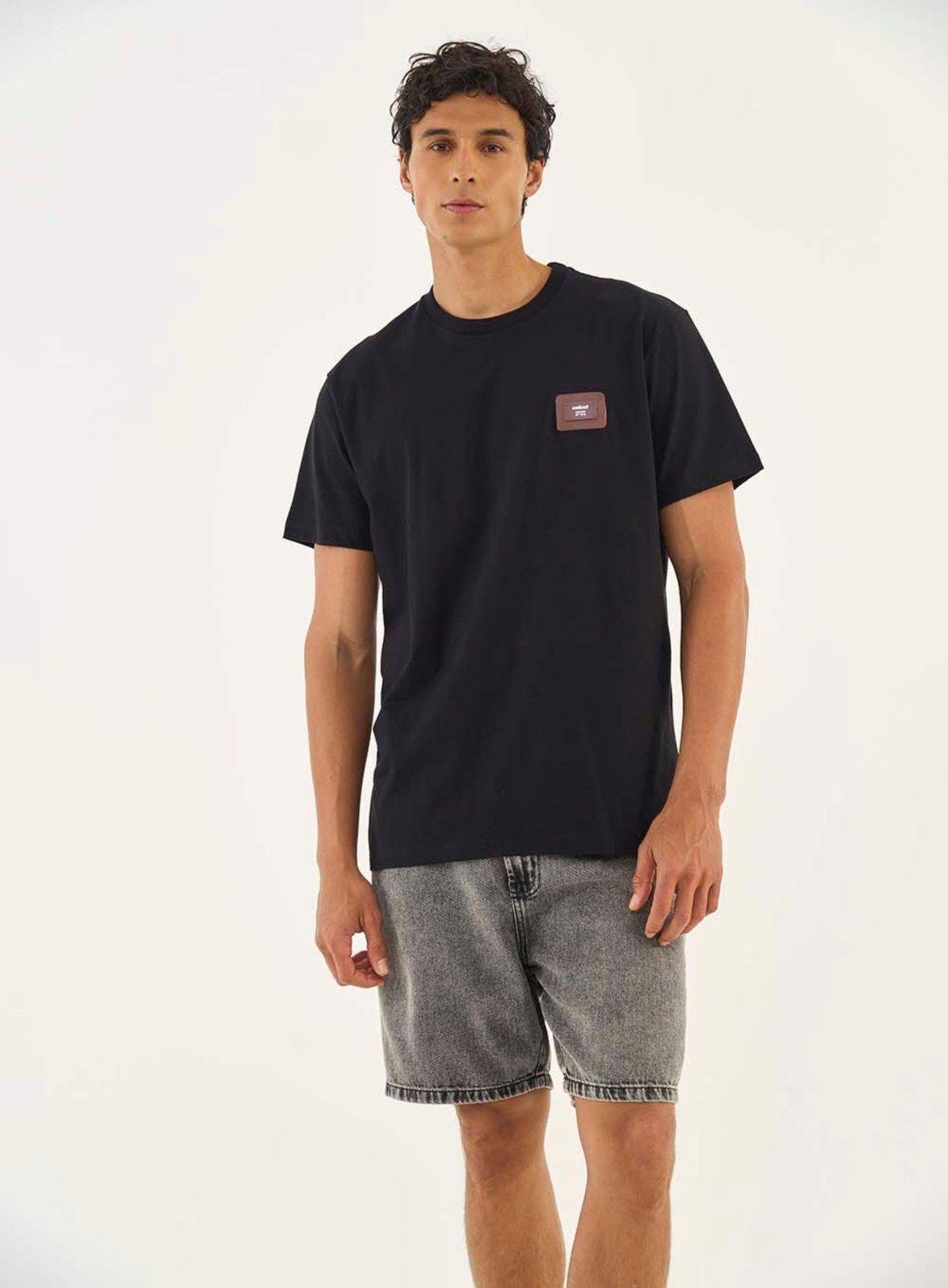 Camiseta Comfort Placa Com Logo