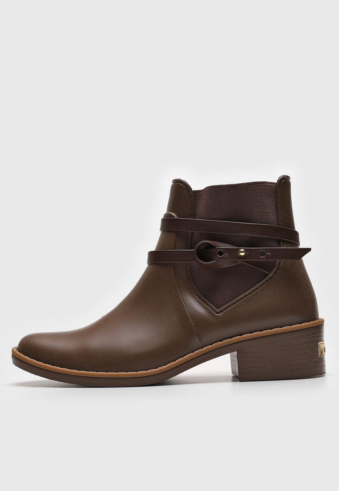 Bota Chelsea Colcci Cano Baixo Tiras Marrom