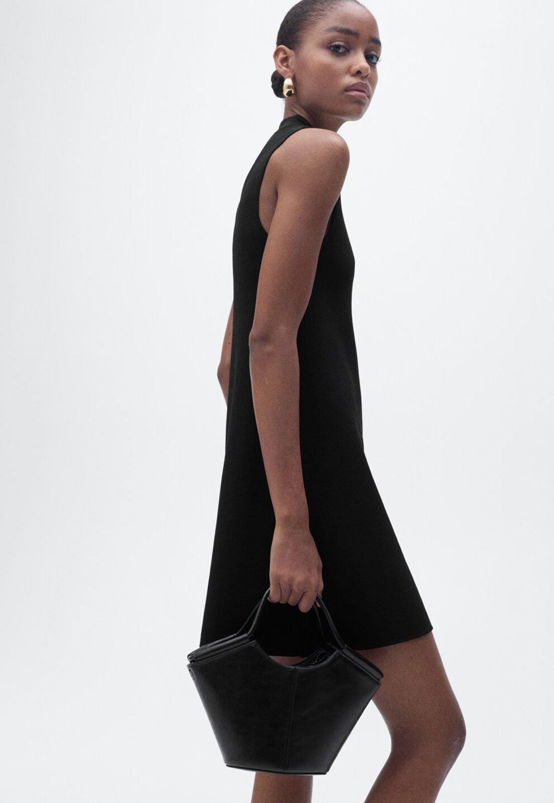 Vestido Mango Curto Tricot Preto