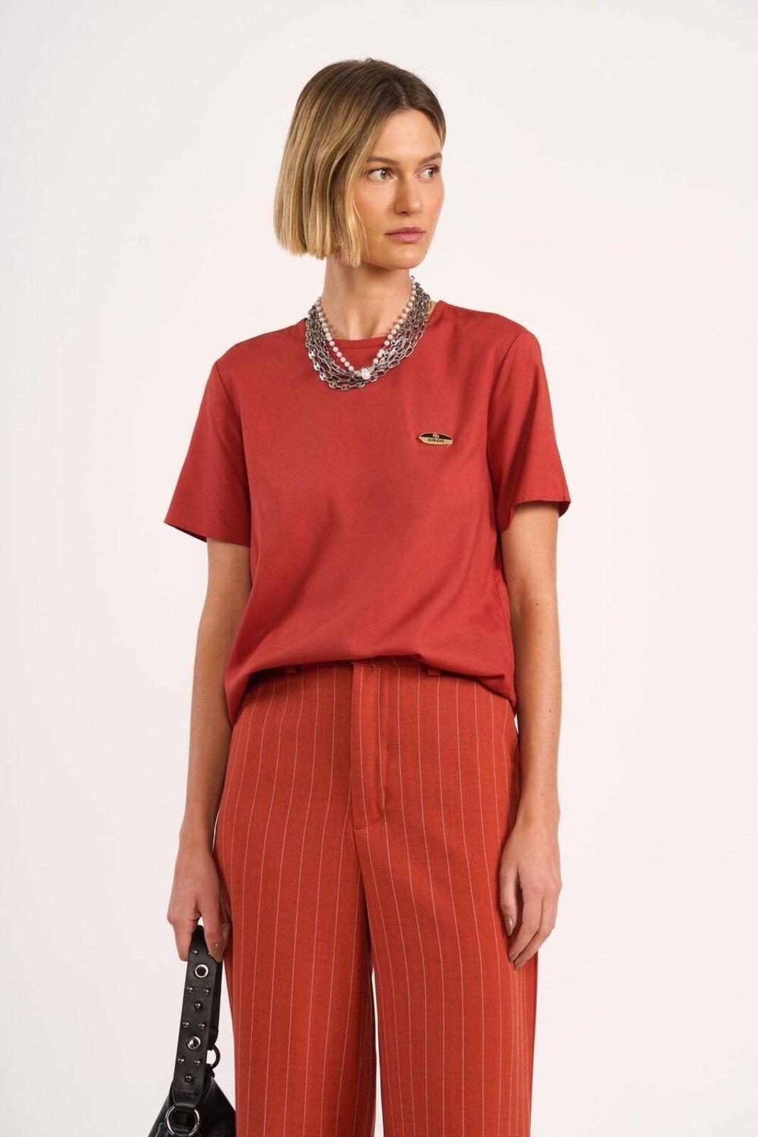 Camiseta Feminina com Recorte nas Costas Colcci Marrom Bricklane