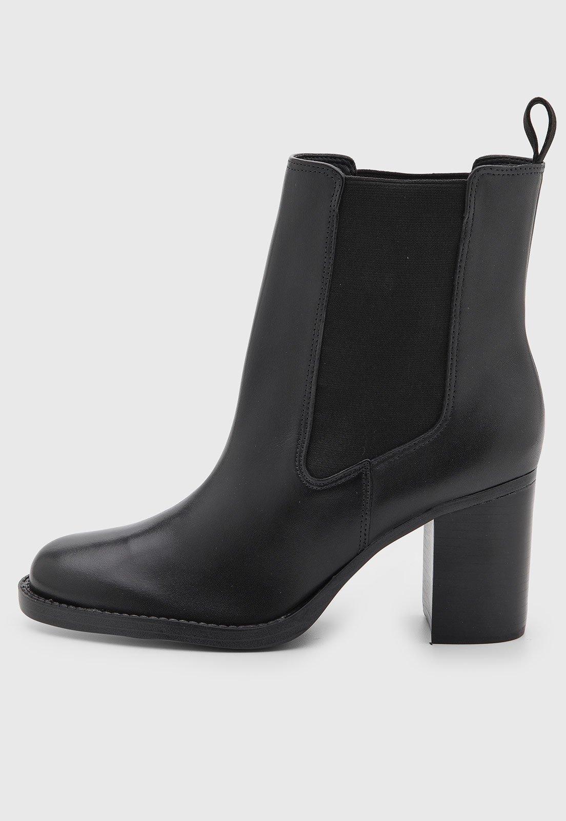 Bota Feminina Arezzo Cano Curto Couro Preto