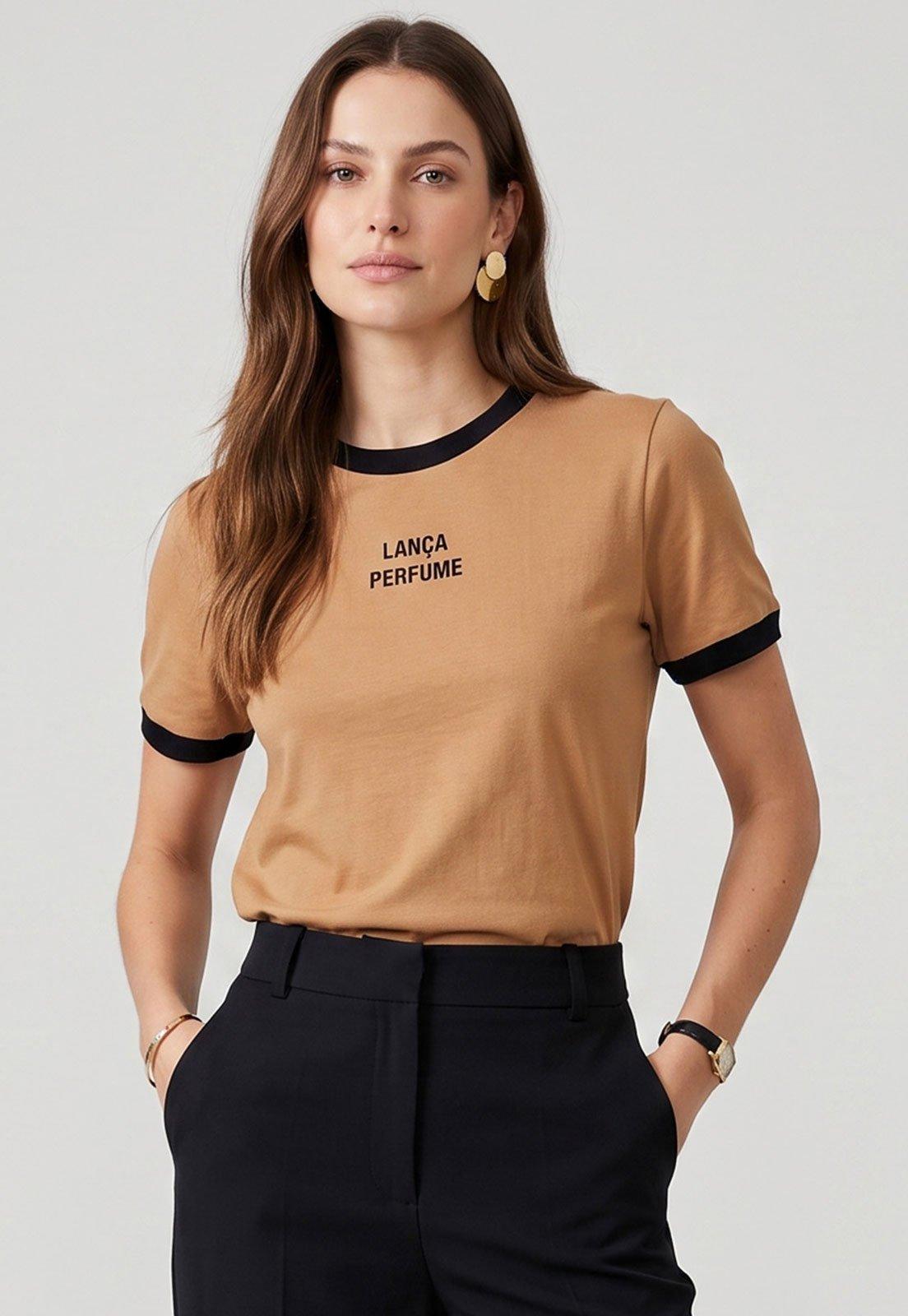 Camiseta Feminina Lança Perfume Estampa Frontal Caramelo