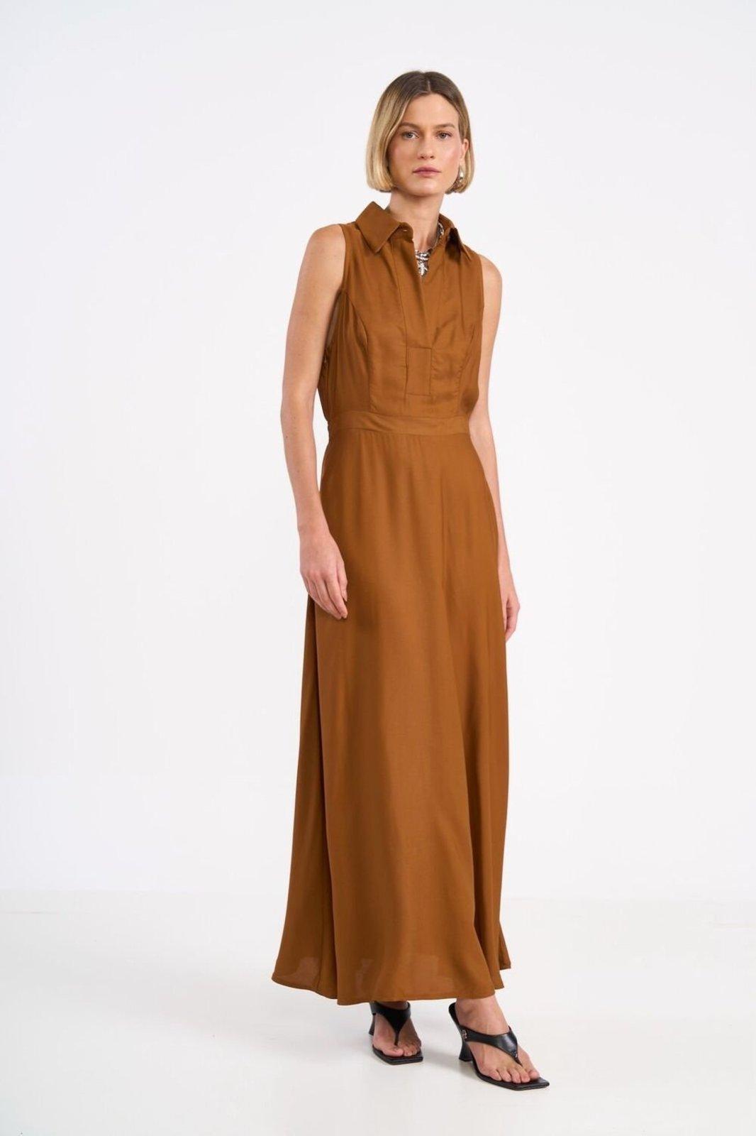 Vestido Longo Evasê com Cintura Marcada Colcci Marrom Drome
