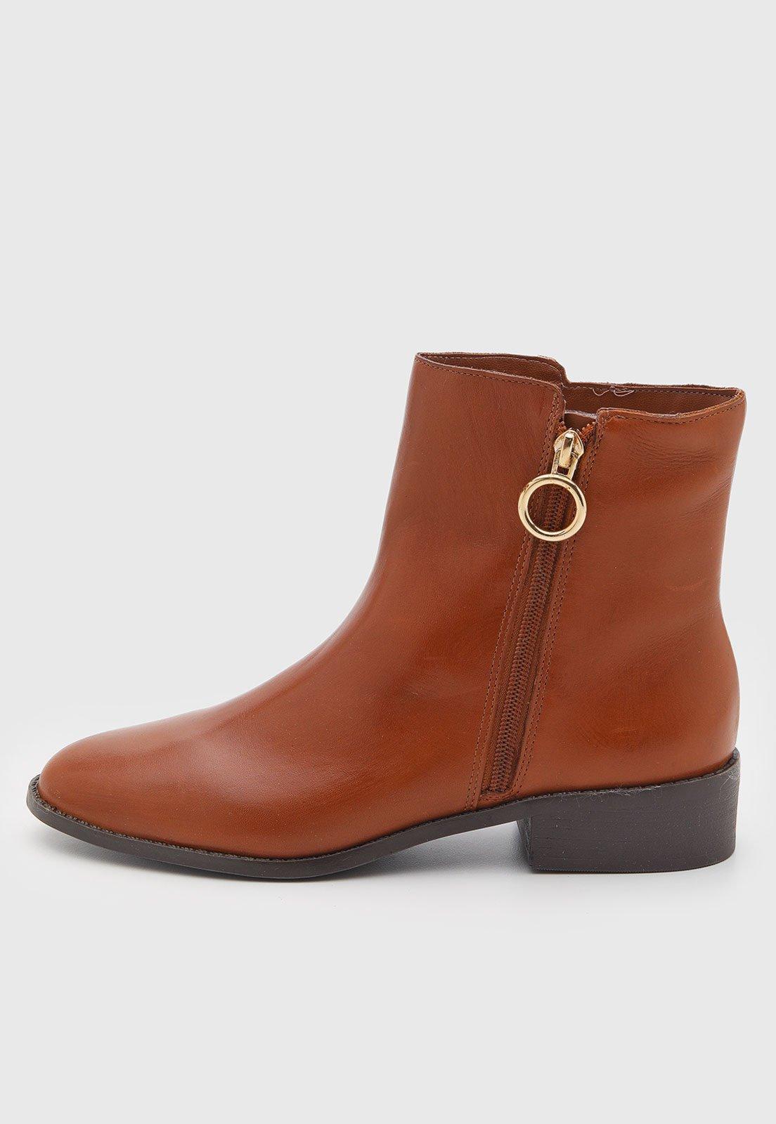 Bota Feminina Arezzo Cano Curto Couro Marrom