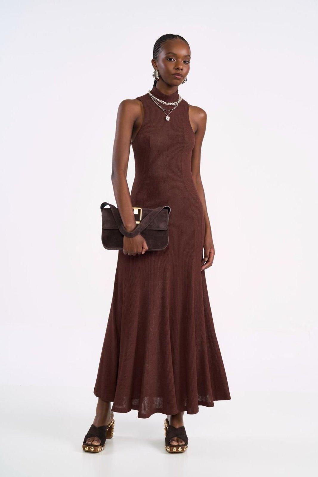 Vestido Maxi Canelado Gola Alta Colcci Marrom Beaten Brown