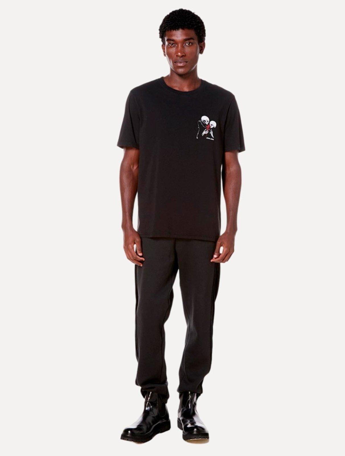 Camiseta John John Masculina Relaxed Fit Burning Flower Preta