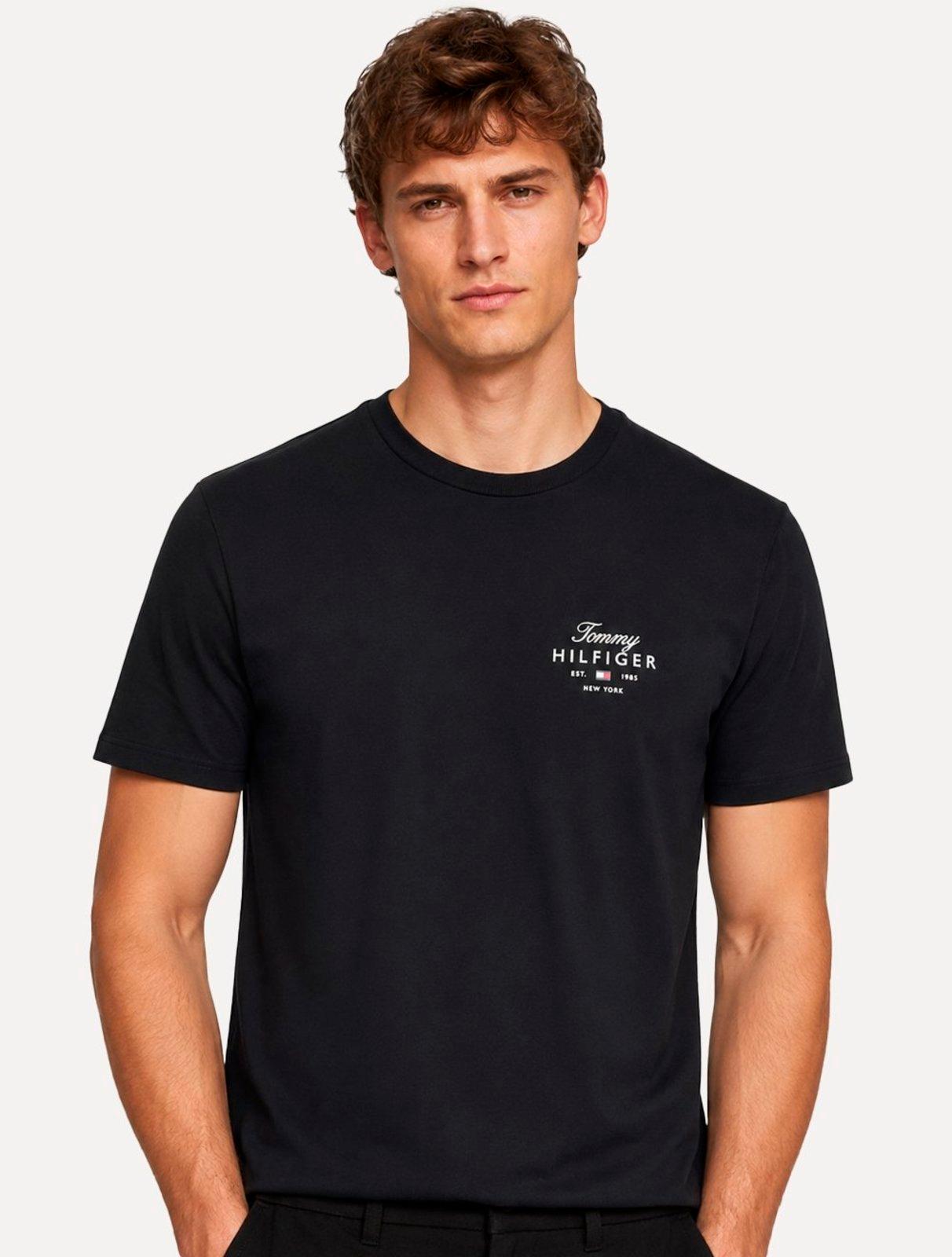 Camiseta Tommy Hilfiger Masculina Manga Longa Brand Love Graphic Preta