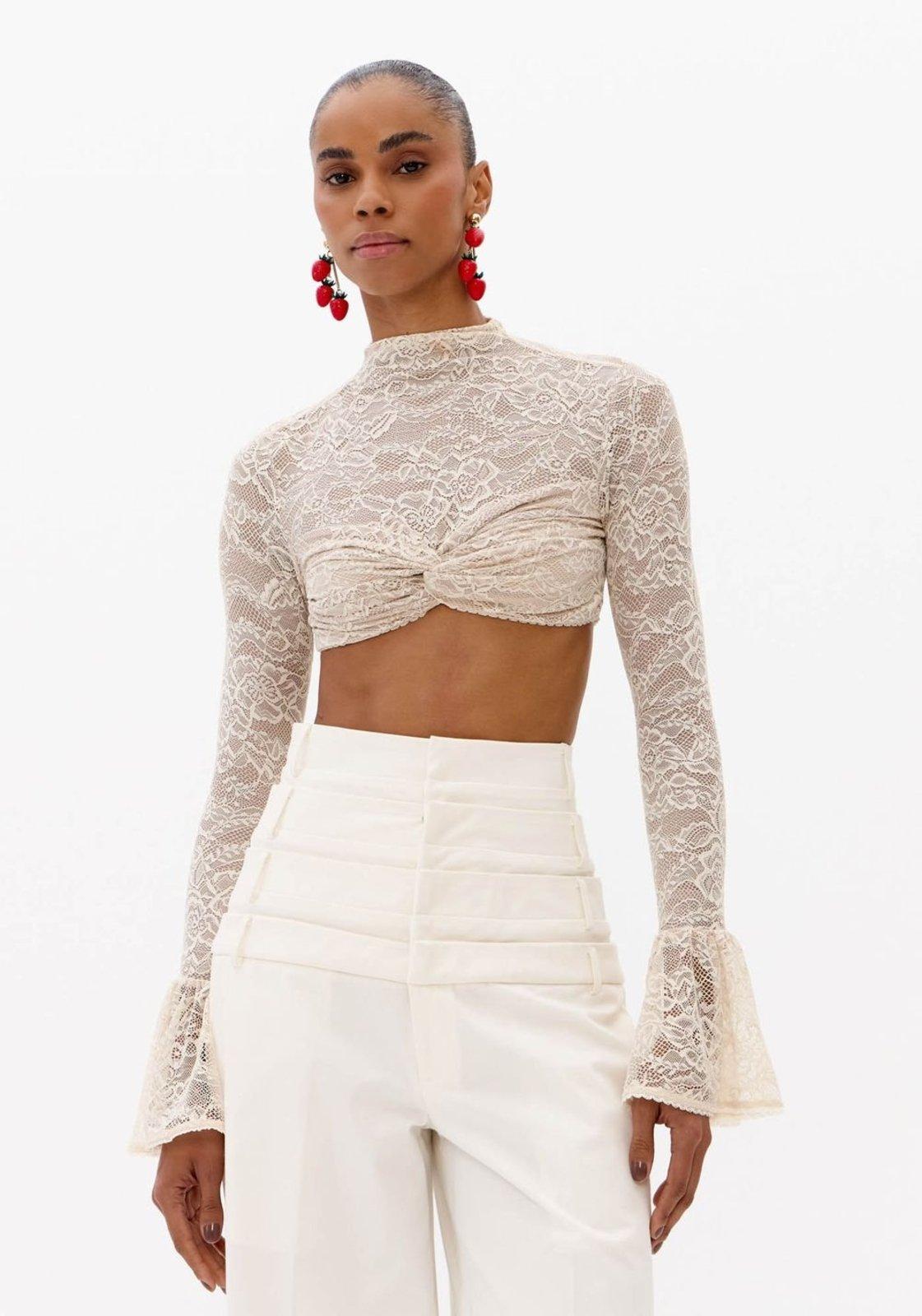 Top Cropped De Renda Lança Perfume