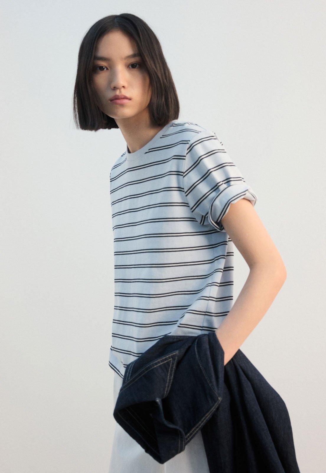 Camiseta Feminina Mango Listrada Bella Azul Claro