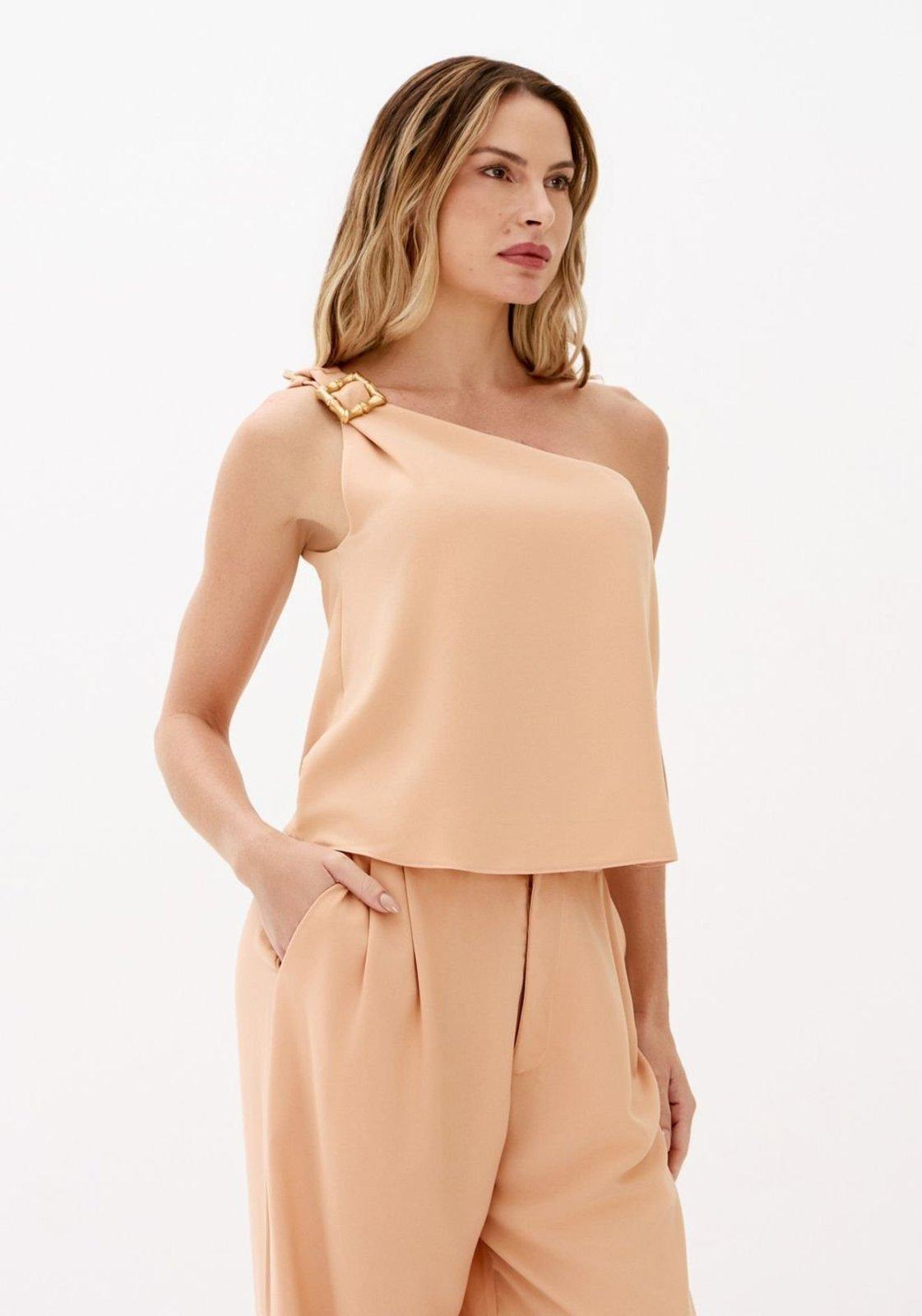 Blusa Ombro Único Com Metal Lança Perfume