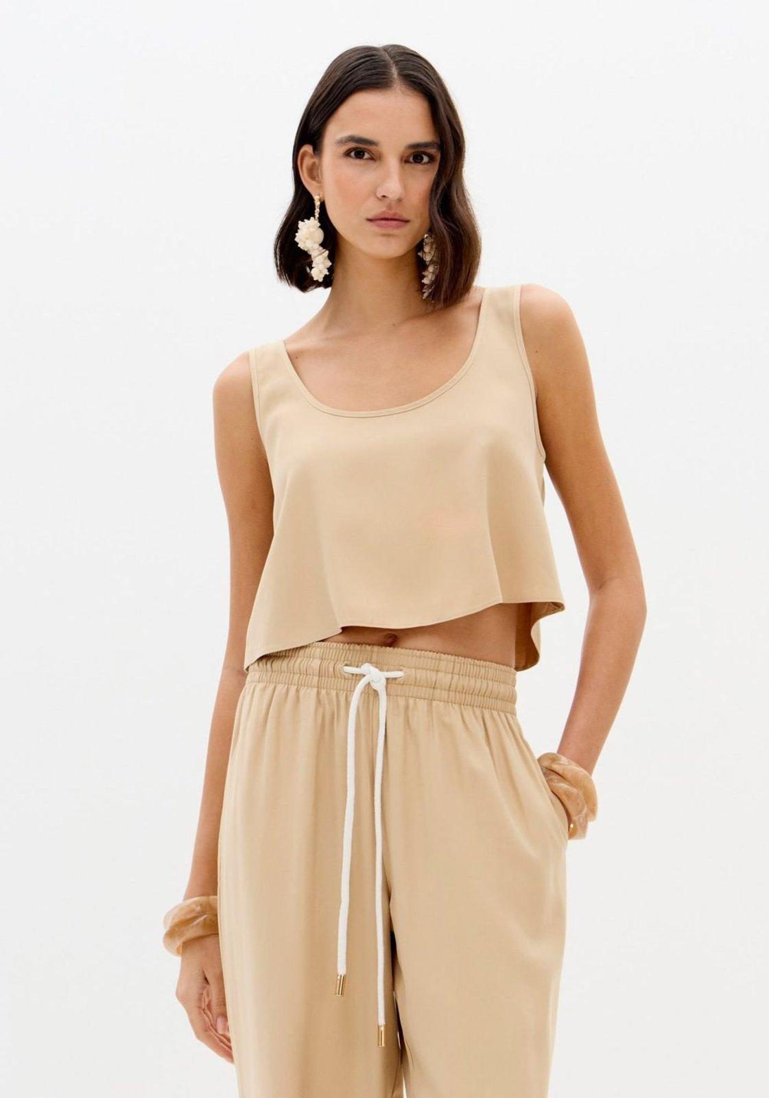 Blusa Curta Descolada Sem Mangas Lança Perfume