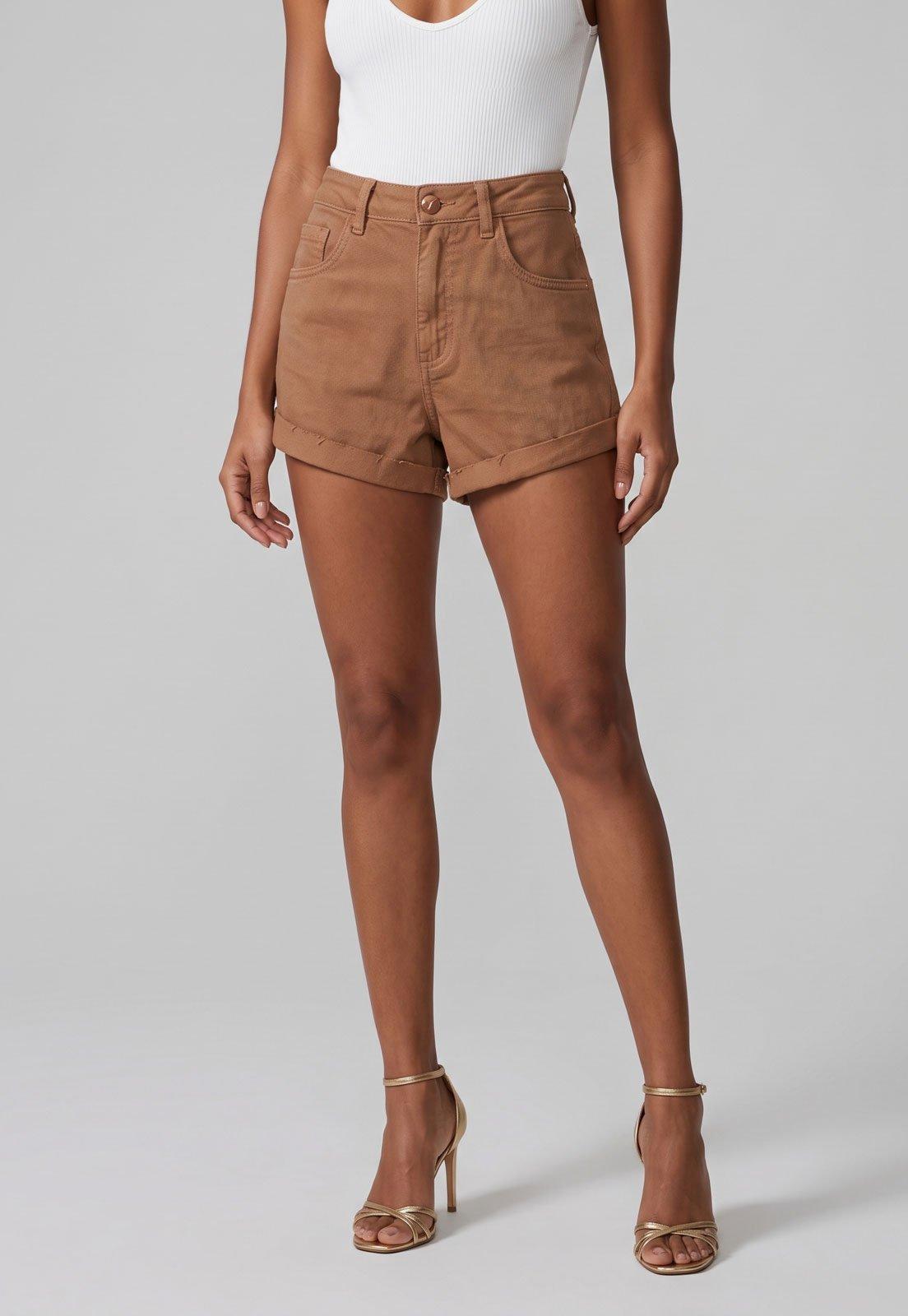 Short Feminino Lança Perfume Sarja Barra Dobrada Marrom