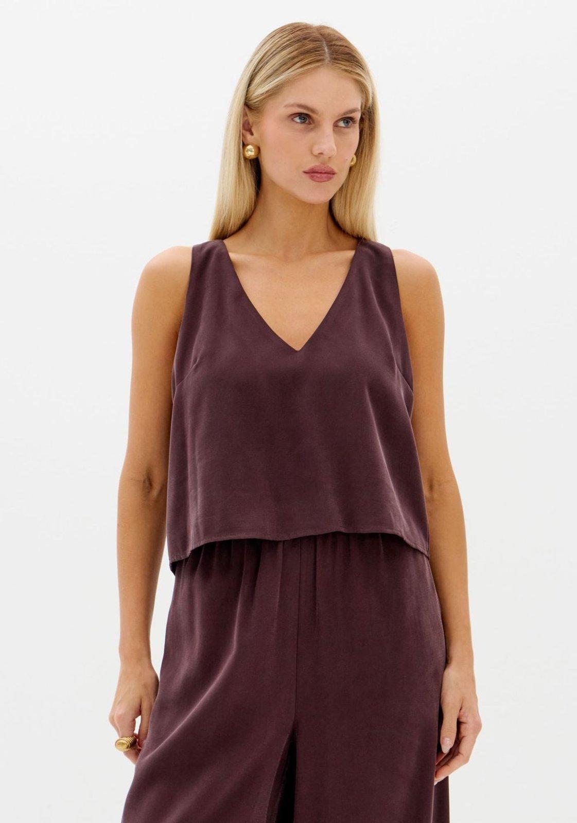 Blusa Sem Mangas Com Decote V Lança Perfume