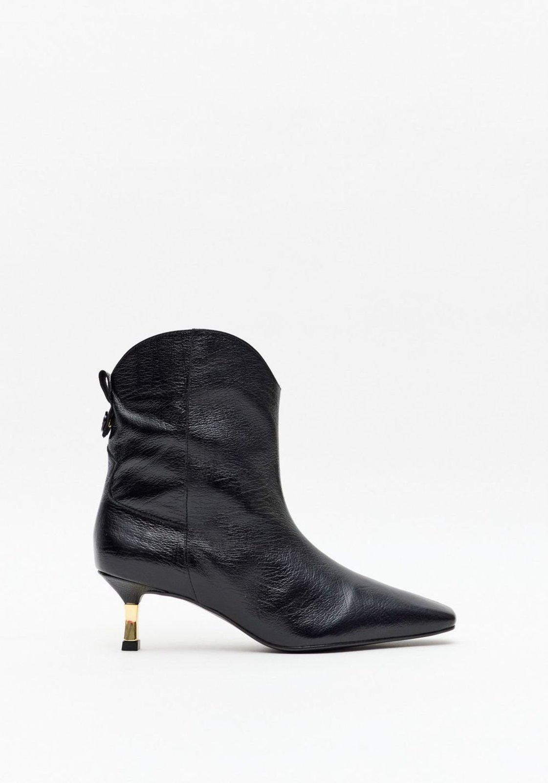 Bota Western Couro Com Cano Médio Lança Perfume