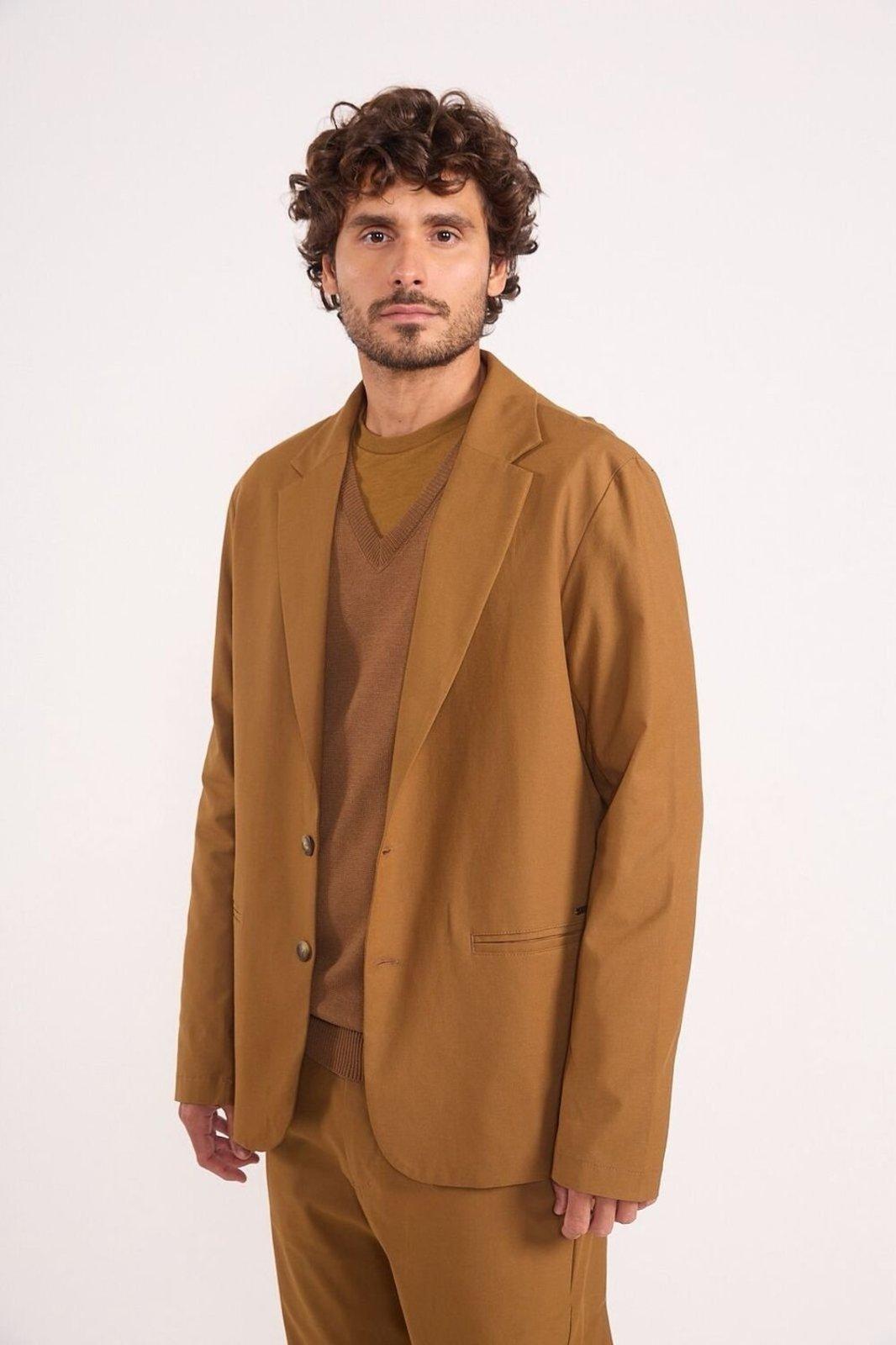 Blazer em Alfaiataria Masculino Colcci Marrom Cumaru