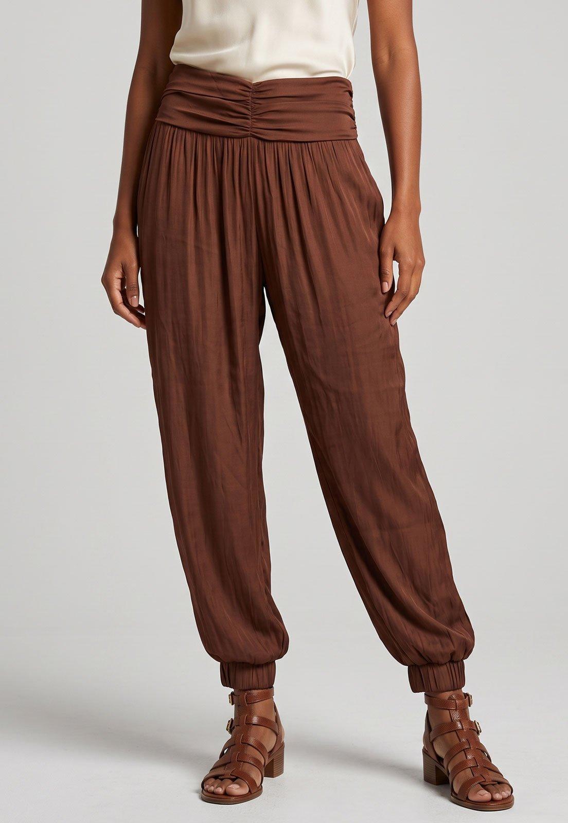 Calça Feminina FARM Barra Afunilada Marrom