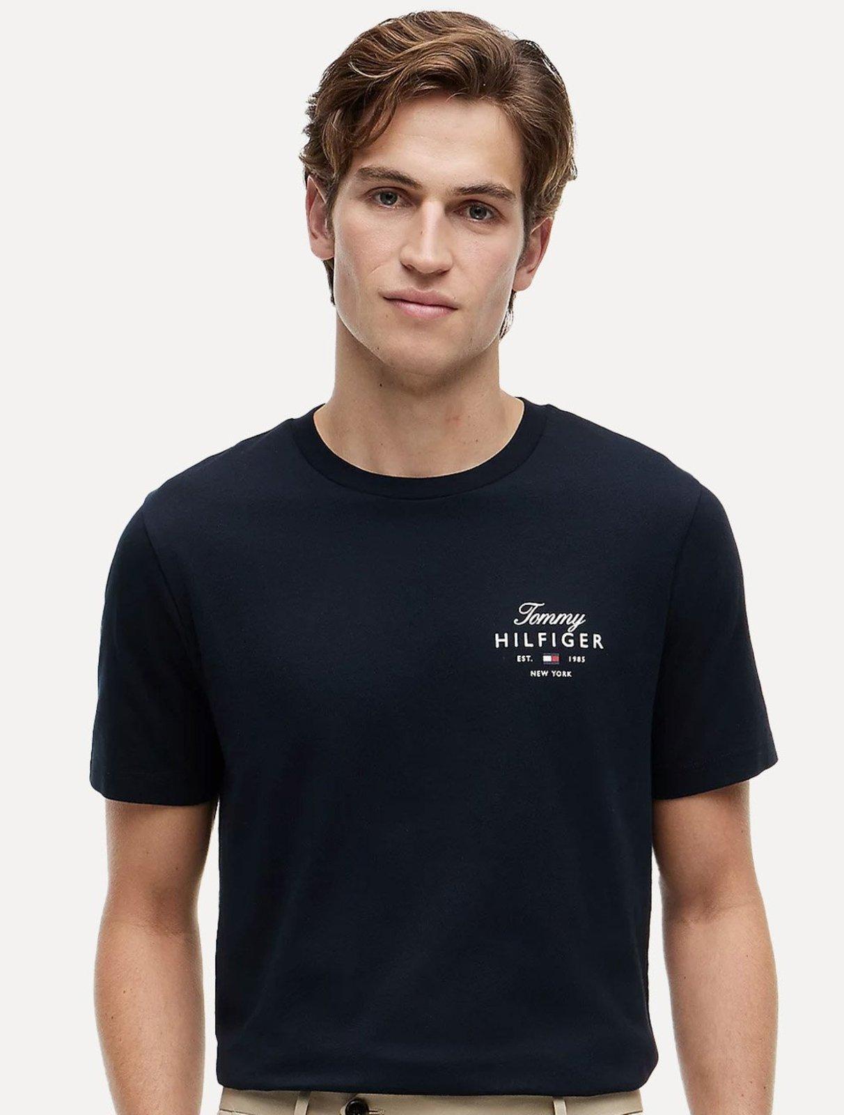 Camiseta Tommy Hilfiger Masculina Brand Love Signature Logo Azul Marinho