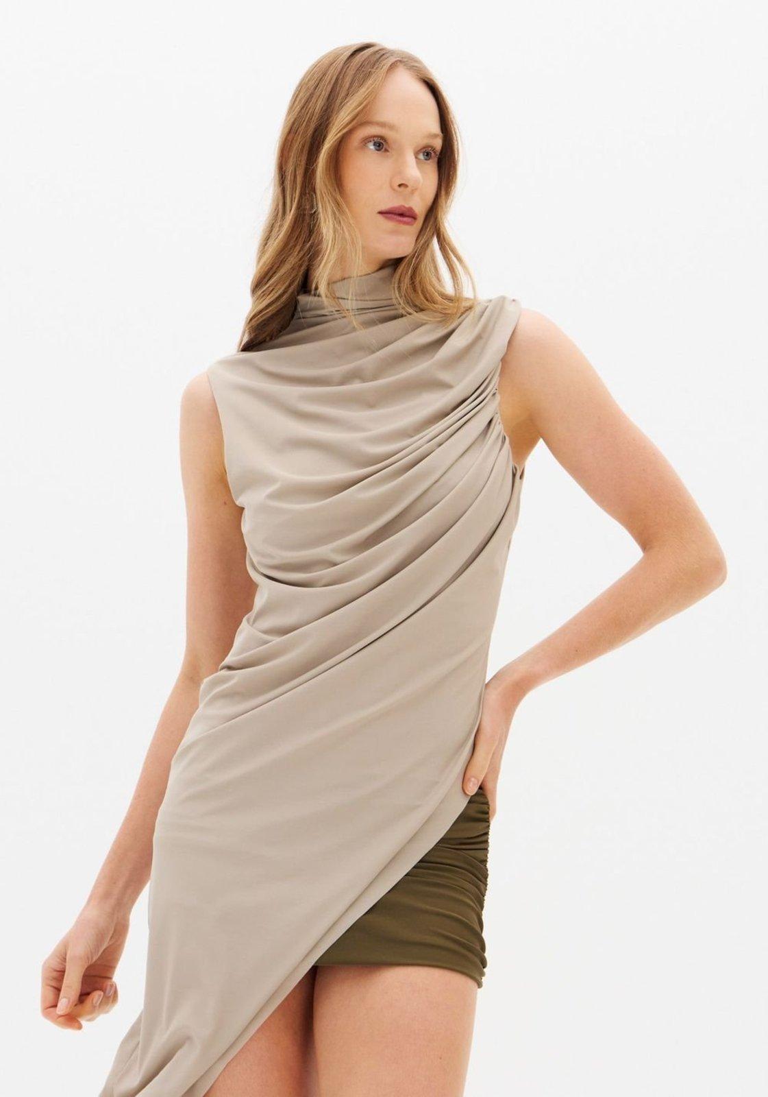 Blusa Alongada Assimétrica De Malha Lança Perfume
