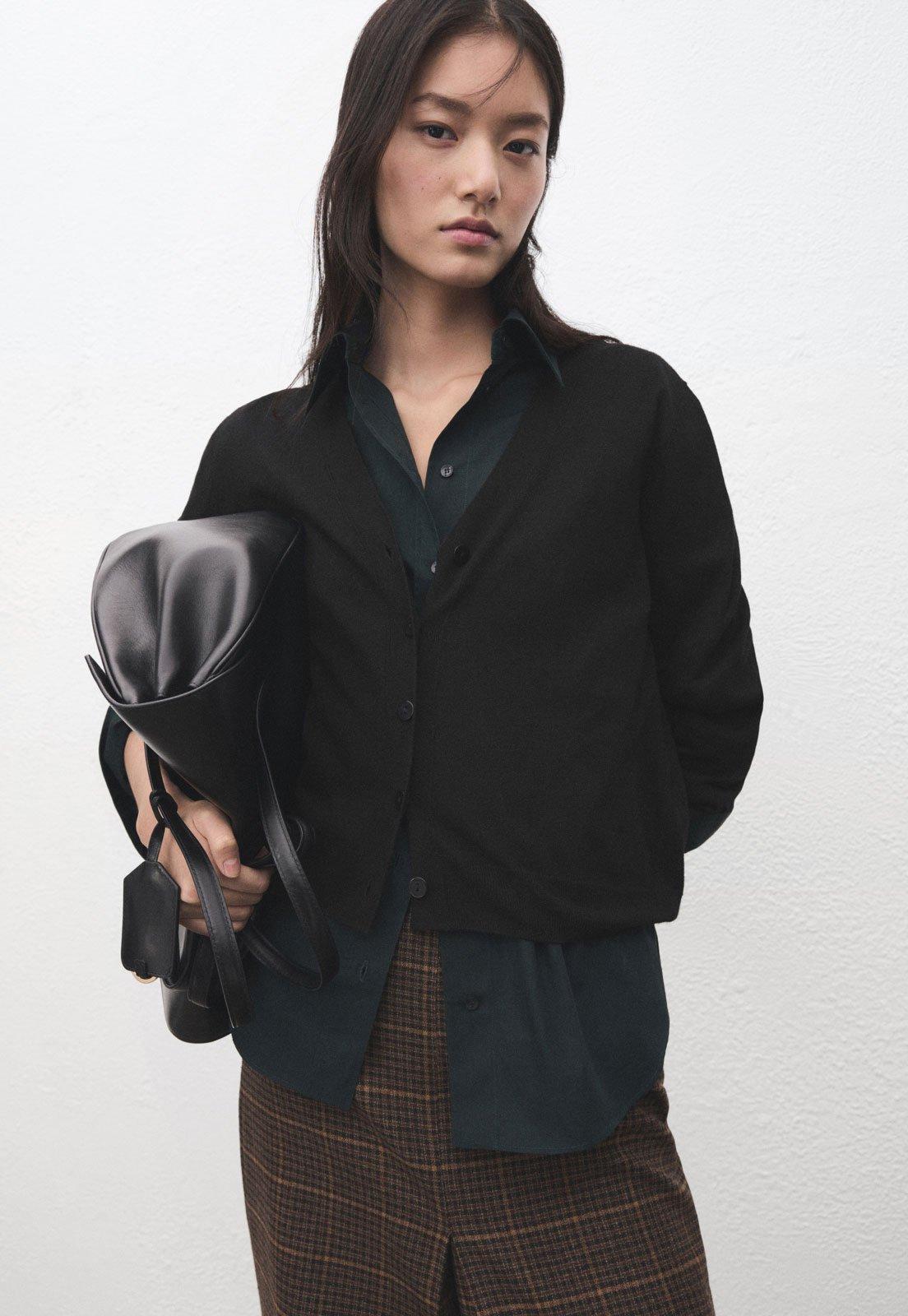 Cardigan Feminino Mango Botões Decote V Preto
