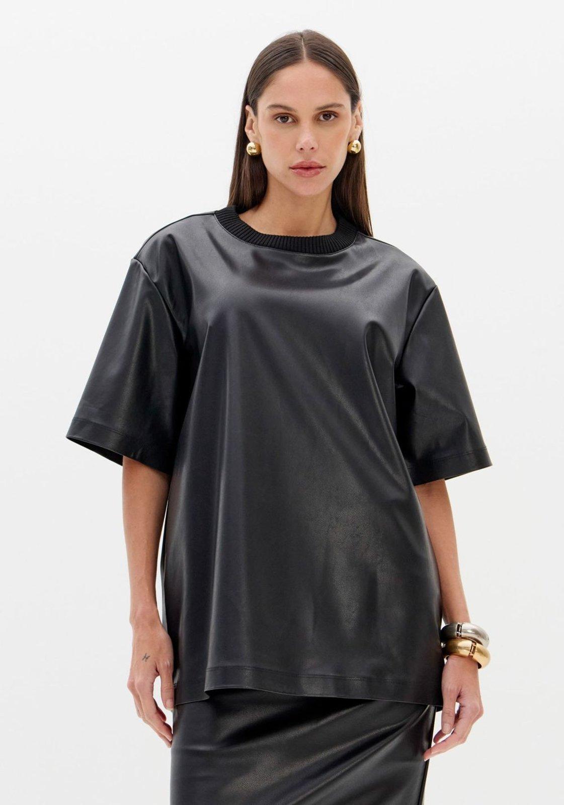 Blusa Descolada De Mangas Curtas Lança Perfume