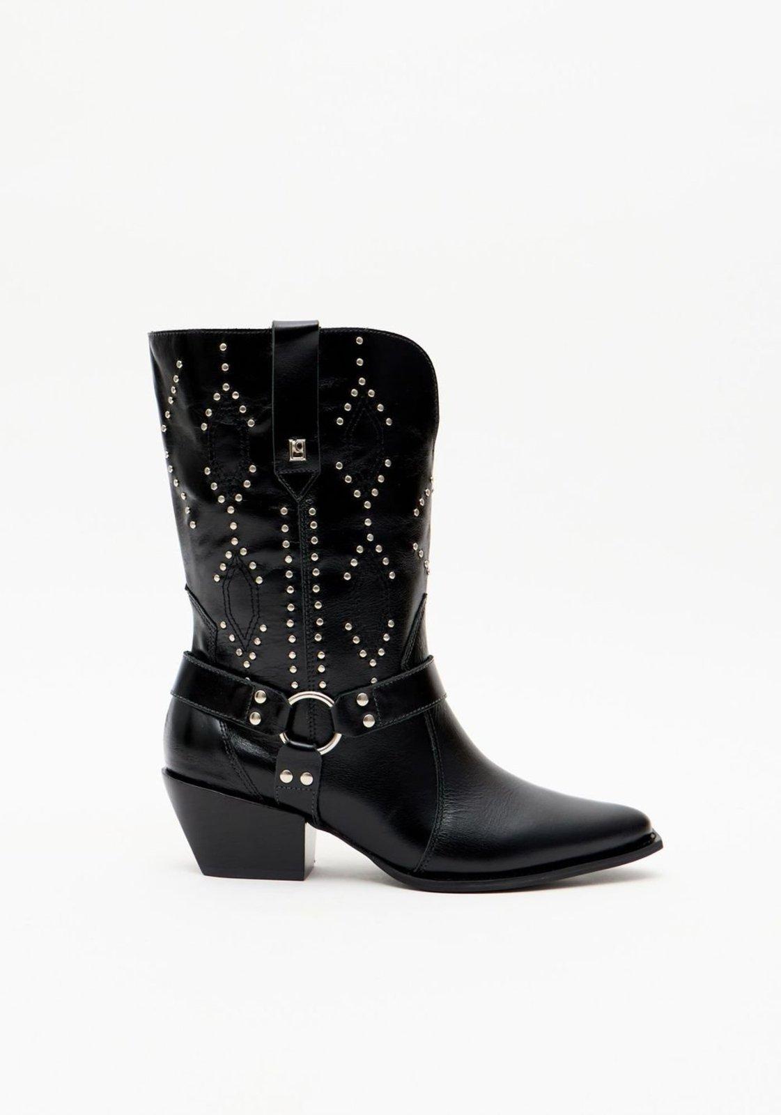 Bota Western Couro Com Tachas Lança Perfume
