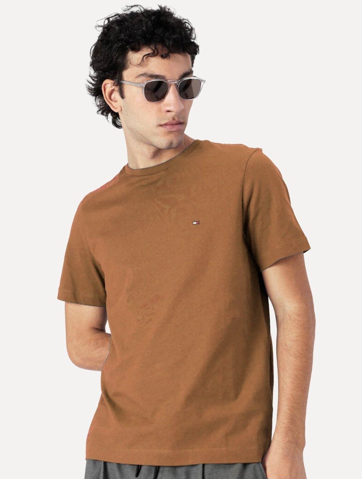 Camiseta Tommy Hilfiger Masculina Essential Cotton Marrom