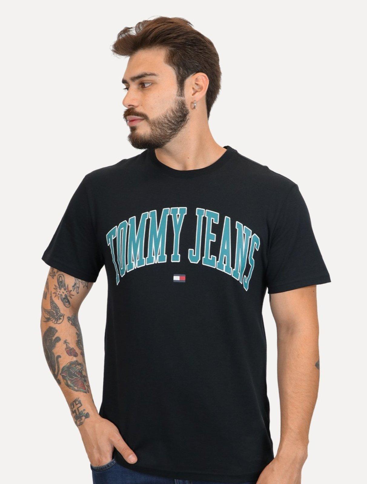 Camiseta Tommy Jeans Masculina Regular Varsity Arc Preta