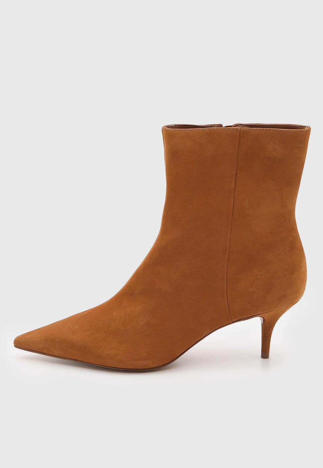 Bota Feminina Arezzo Cano Curto Couro Caramelo