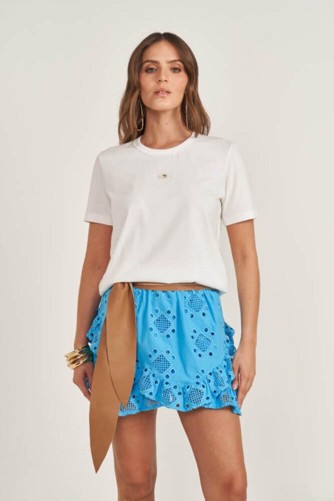 Camiseta Feminina Basic Com Placa Em Logo Colcci Off Shell