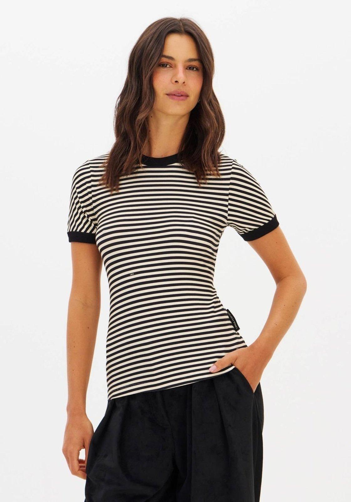 Blusa Baby Look Estampada Lança Perfume