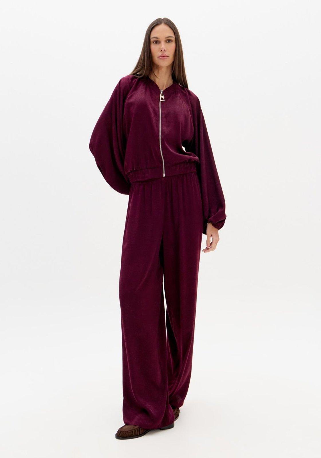 Calça Cintura Média Wide Leg Lança Perfume