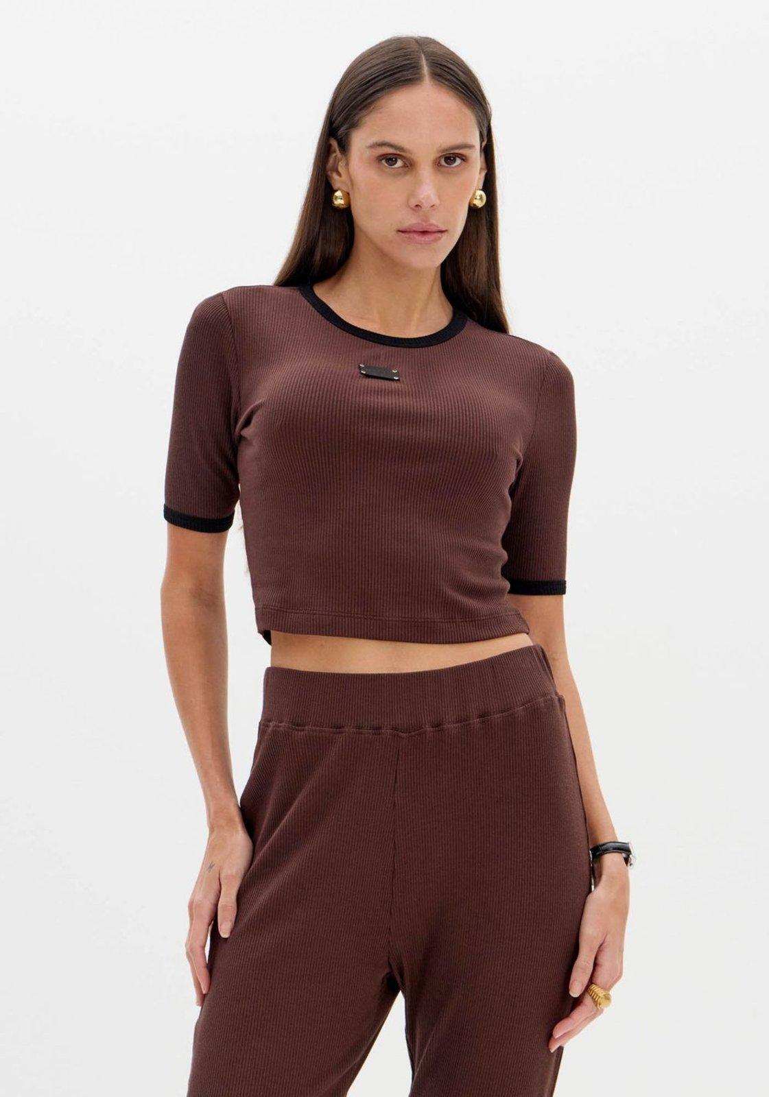 Blusa Cropped Baby Look Canelada Lança Perfume
