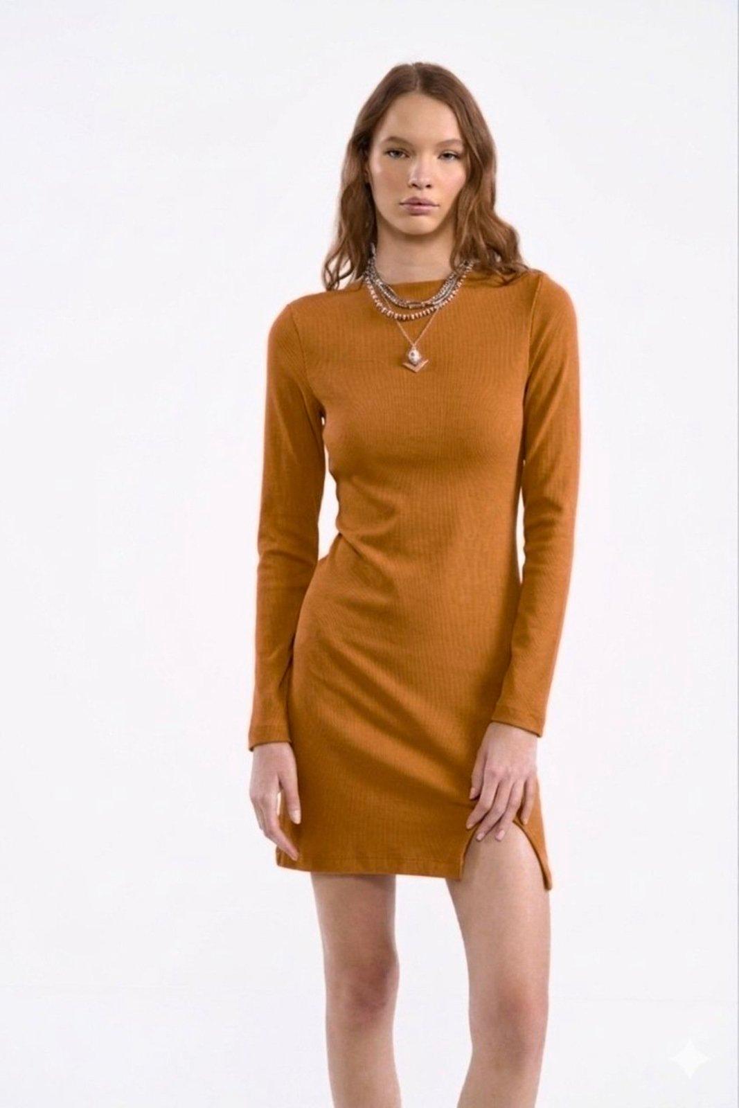 Vestido Curto Canelado Manga Longa Colcci Marrom Drome