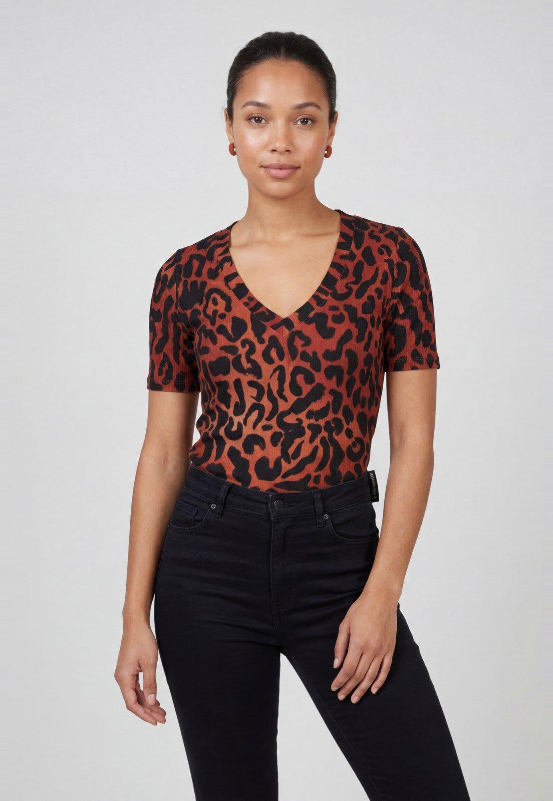 Blusa Feminina Lança Perfume Estampa Animal Print Marrom