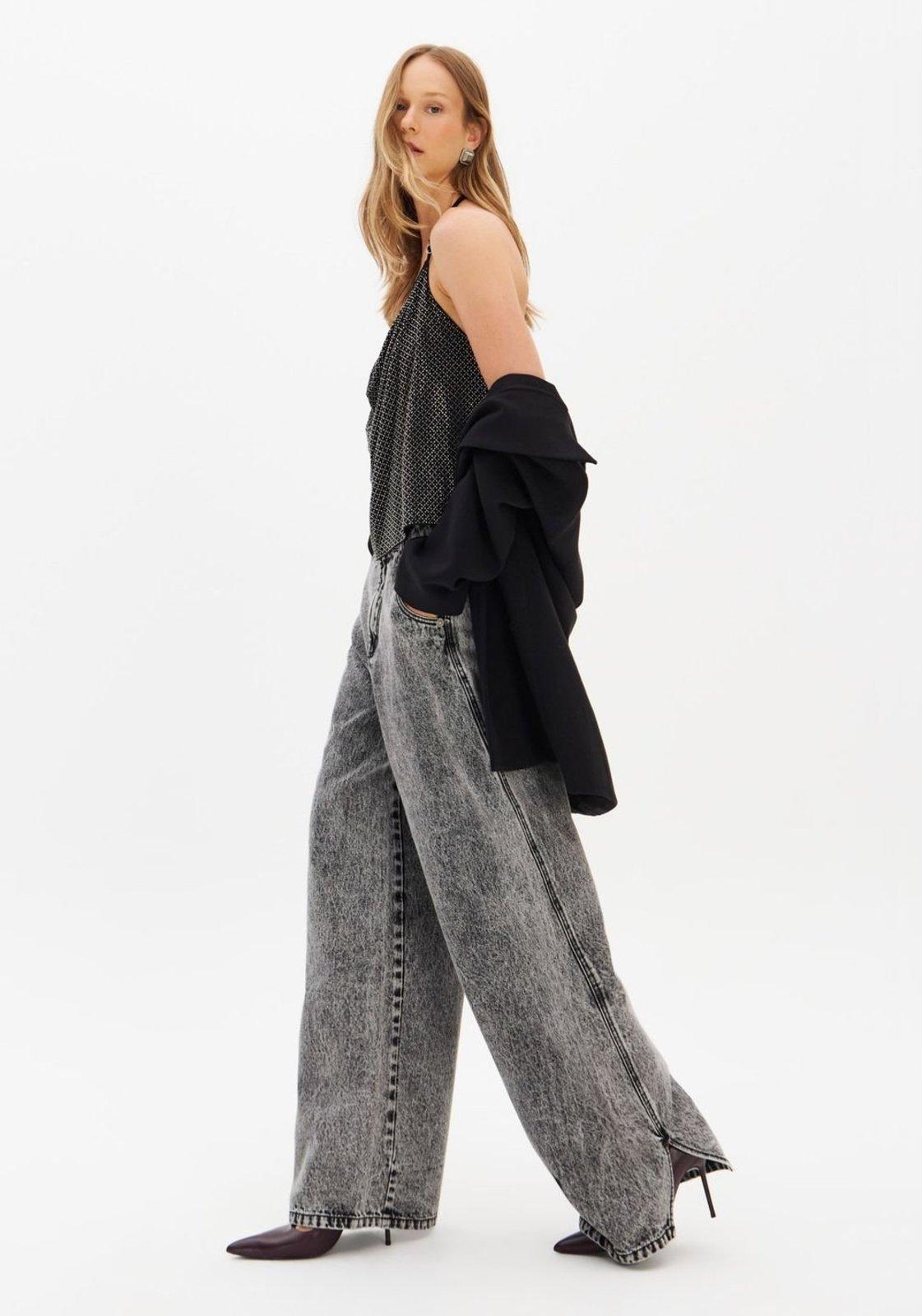 Calça Jeans Super Baggy Cintura Média Lança Perfume