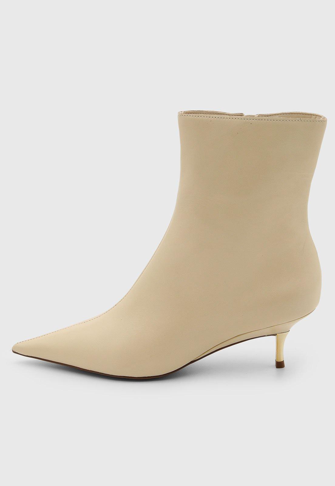 Bota Feminina Arezzo Cano Curto Couro Off-white