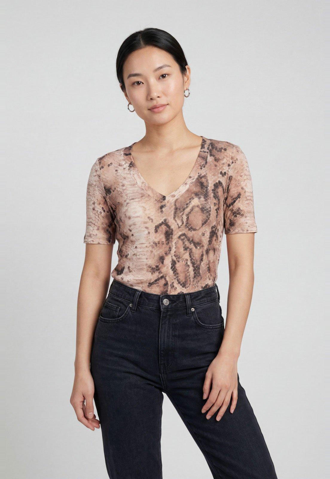 Blusa Feminina Lança Perfume Estampa Cobra Bege