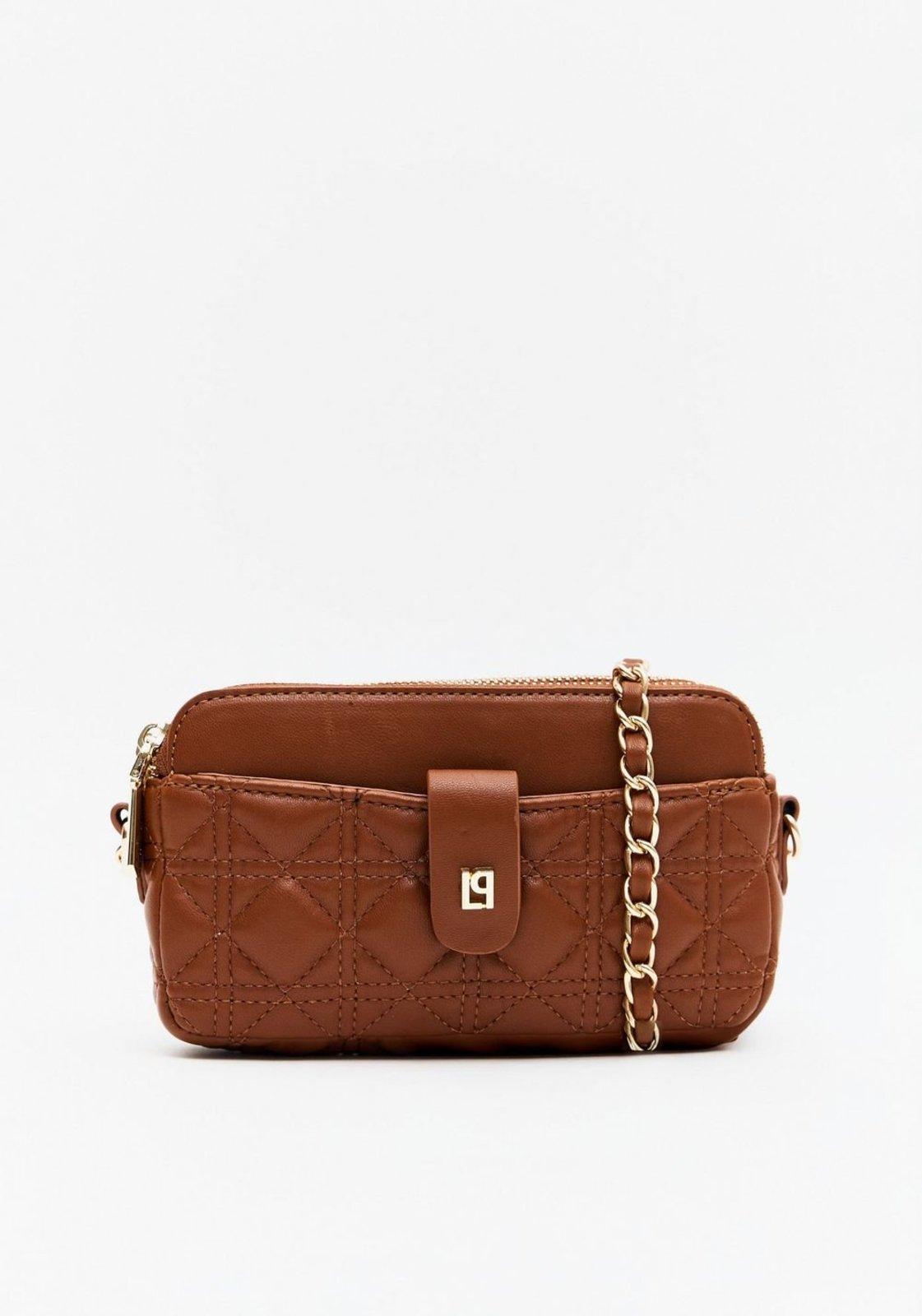 Bolsa Crossbody Matelassê Com Enfeite Lança Perfume