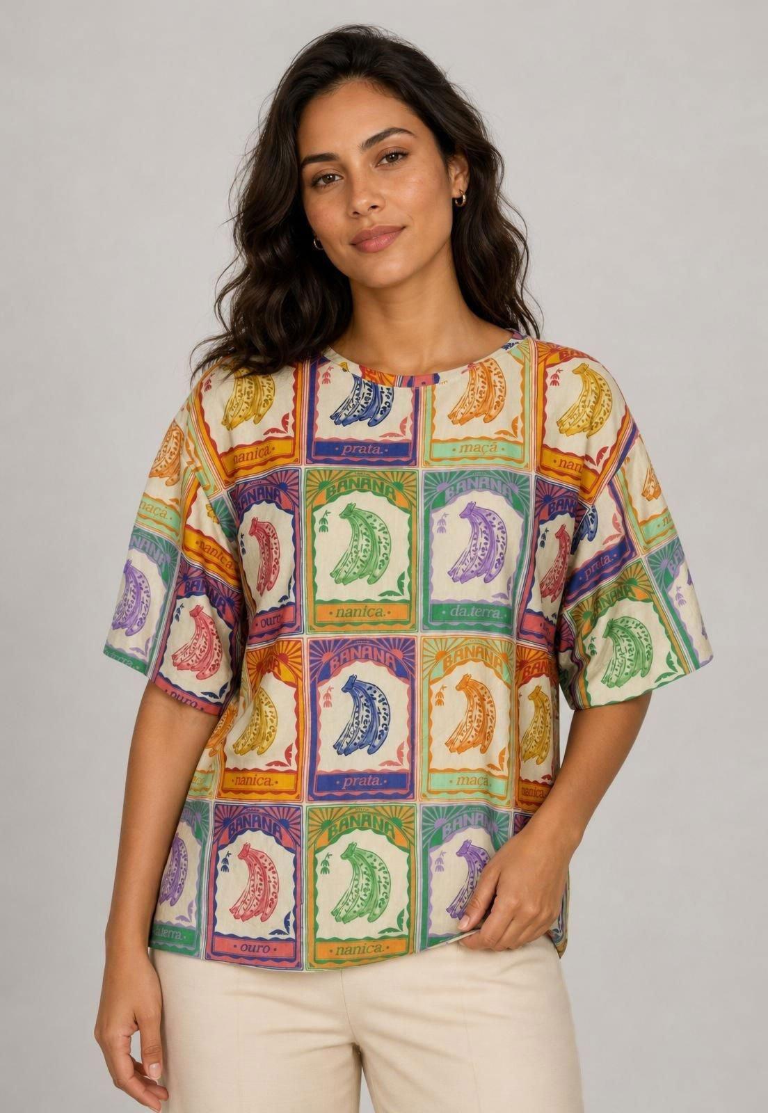 Camiseta Feminina FARM Estampa Frutas Bege